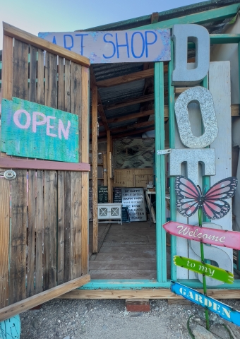 Dot's art shop
